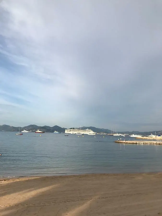 2Bdr Reine Astrid Apartment Cannes 0*,  France